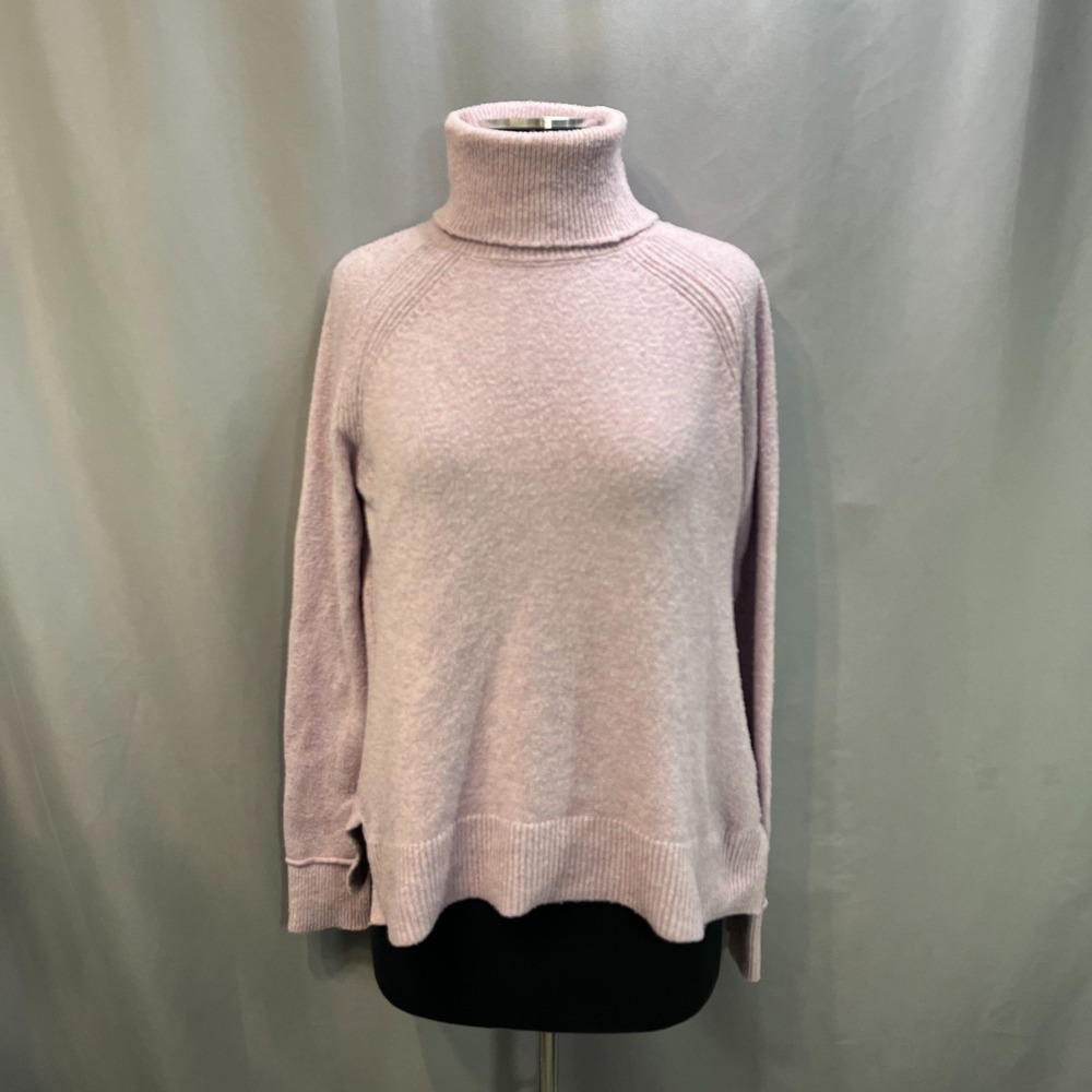 Tahari Sweater Womens Medium Purple Stretch Ribbed Trim Turtleneck High Low Slit